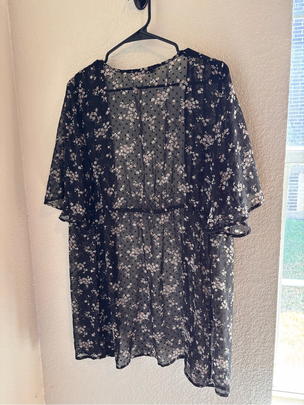Women’s Medium Abercrombie &Fitch Sheer Black Floral Kimono Cover-Up Dress